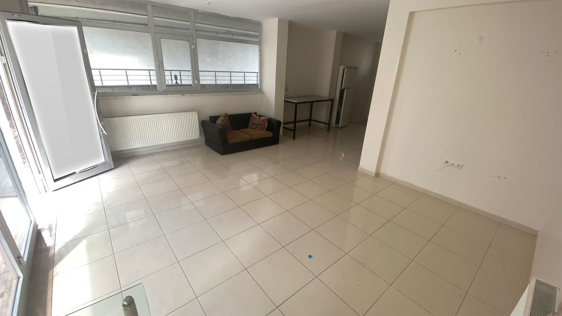 BEYLİKDÜZÜ KAVAKLIDA KİRALIK100m2 DEPOLU İŞYERİ
