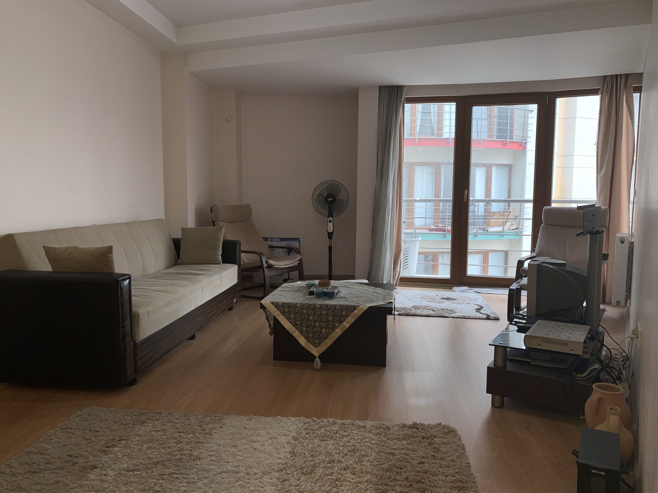 Papatya 2 Residence’da Ön Eşyalı Metrobüse 2 dk Satılık daire