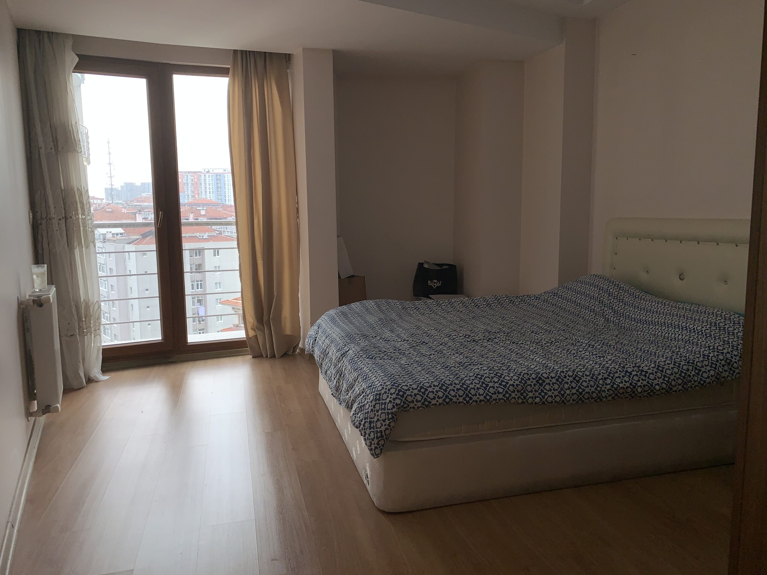 Papatya 2 Residence’da Ön Eşyalı Metrobüse 2 dk Satılık daire