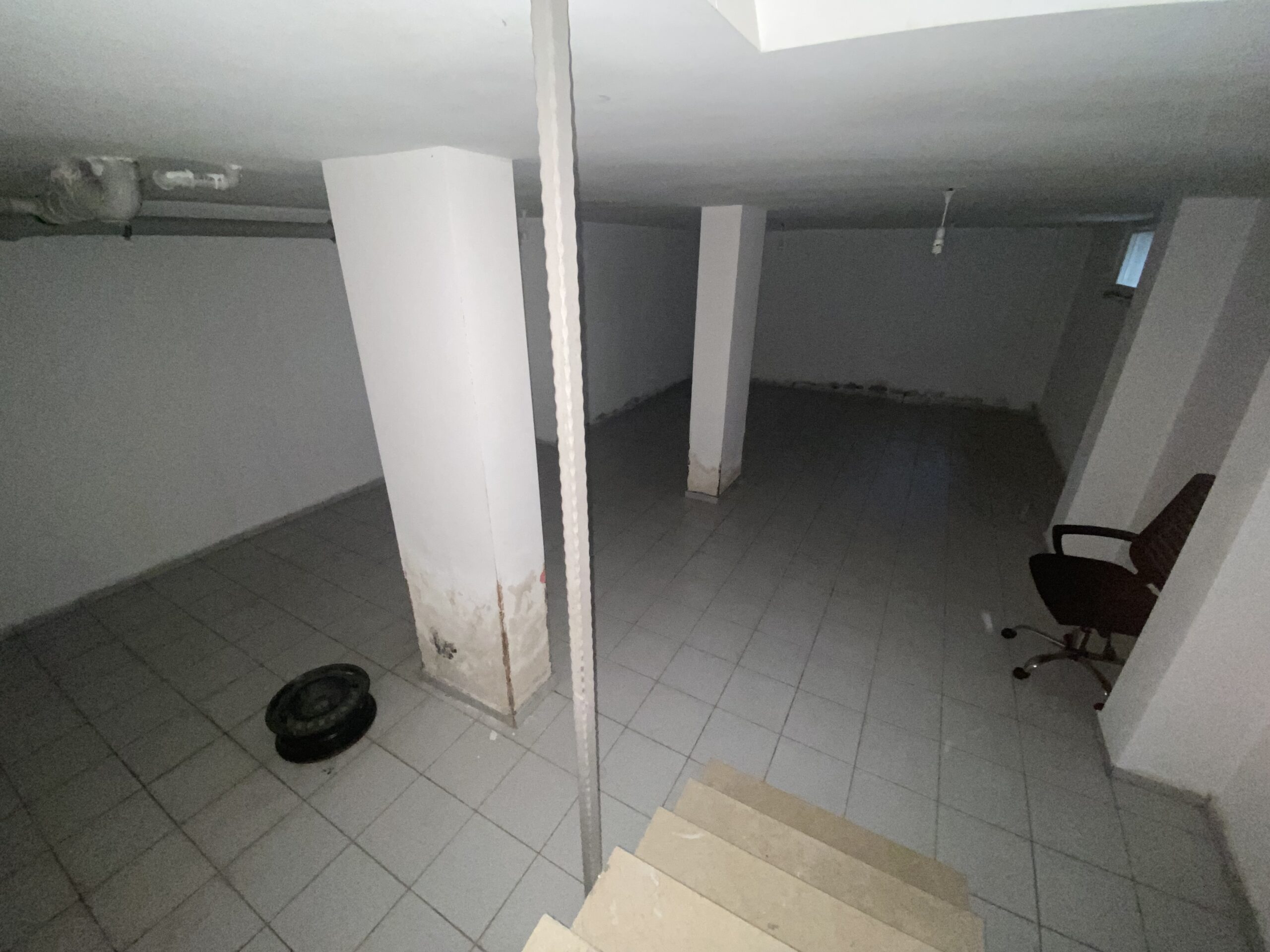 BEYLİKDÜZÜ KAVAKLIDA KİRALIK100m2 DEPOLU İŞYERİ