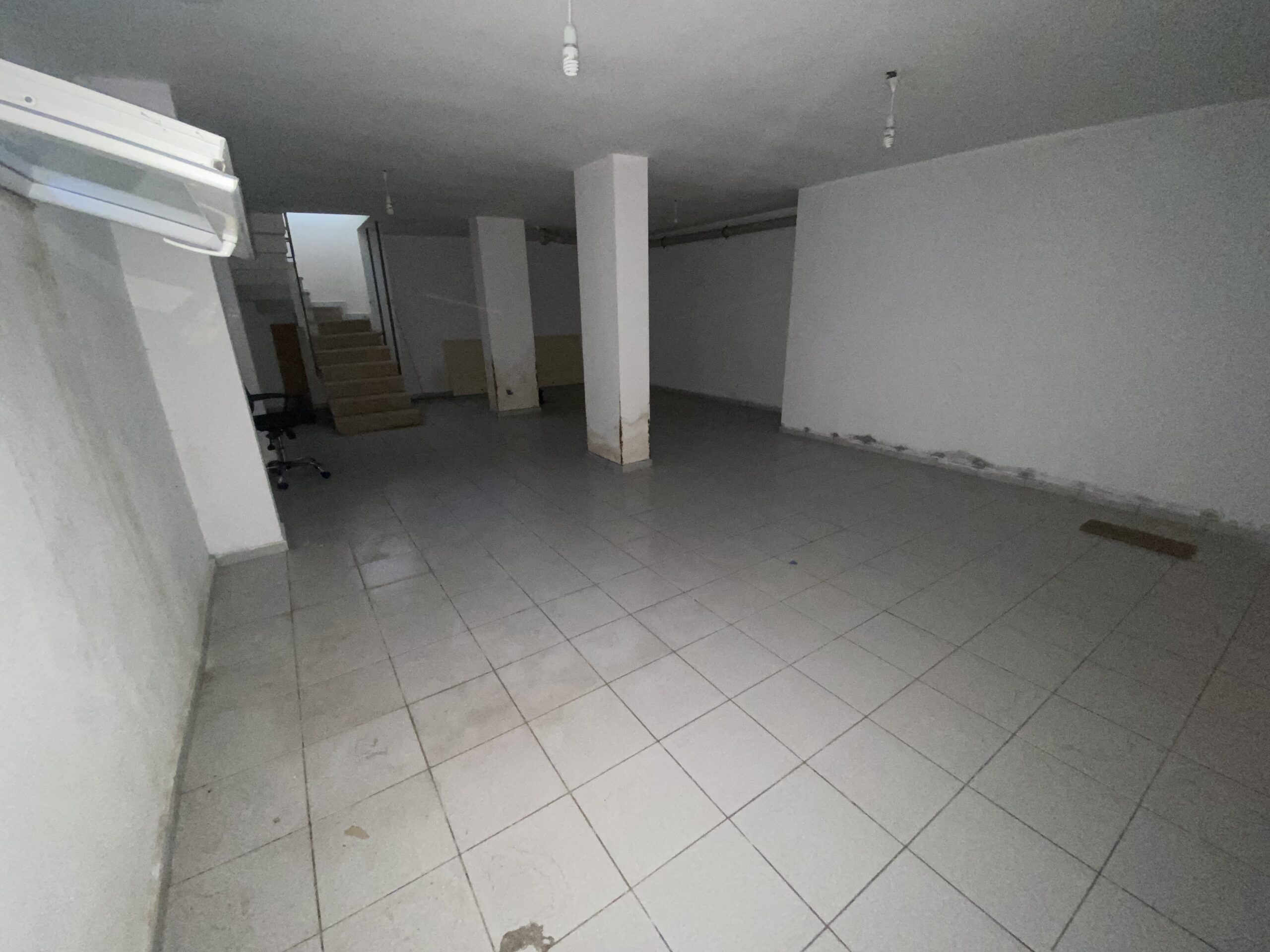 BEYLİKDÜZÜ KAVAKLIDA KİRALIK100m2 DEPOLU İŞYERİ